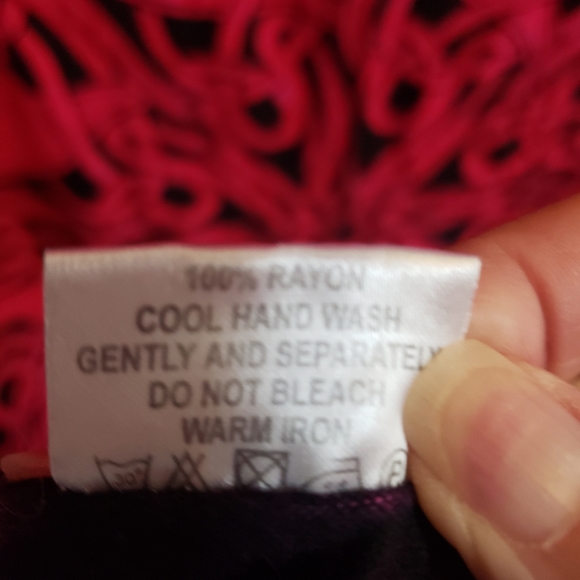 🦋4 for $20, or as marked. EUC- ‘Bali Collection’ Celtic Knots Batik Sarong/Pareo - Picture 3 of 3